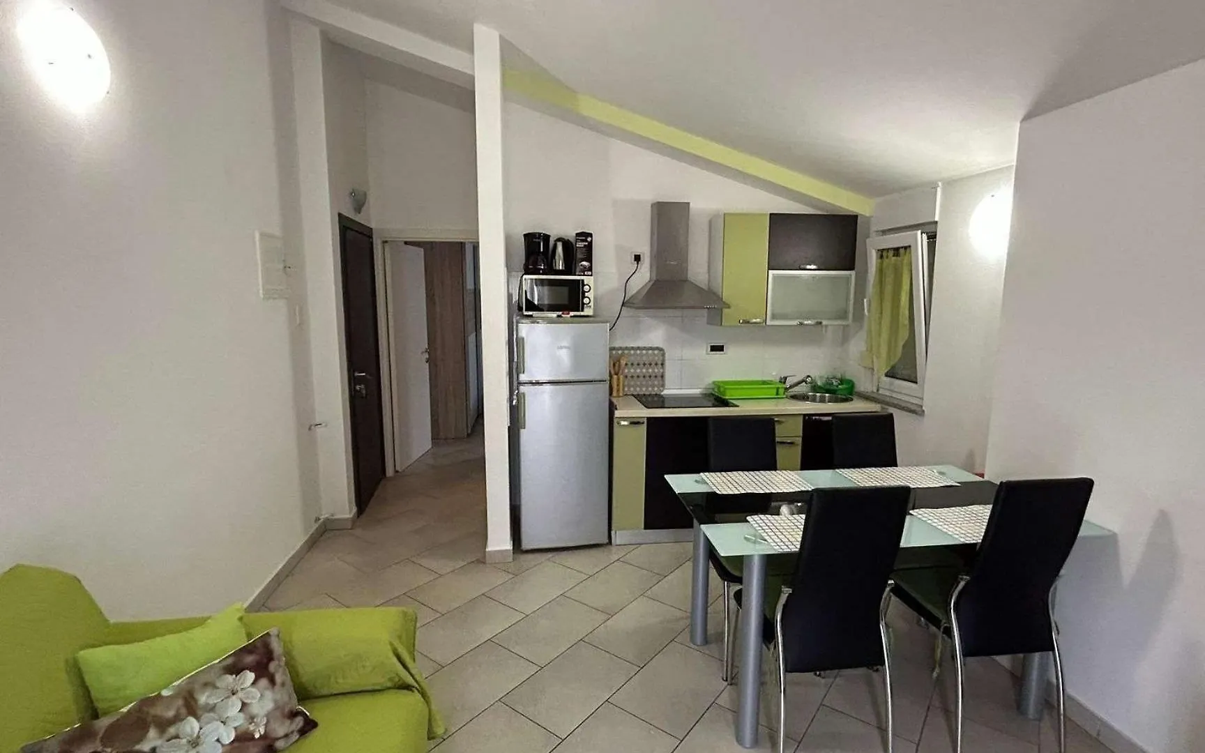 Family Friendly Apartments With A Swimming Pool Pula - 22040 0*,  Chorwacja