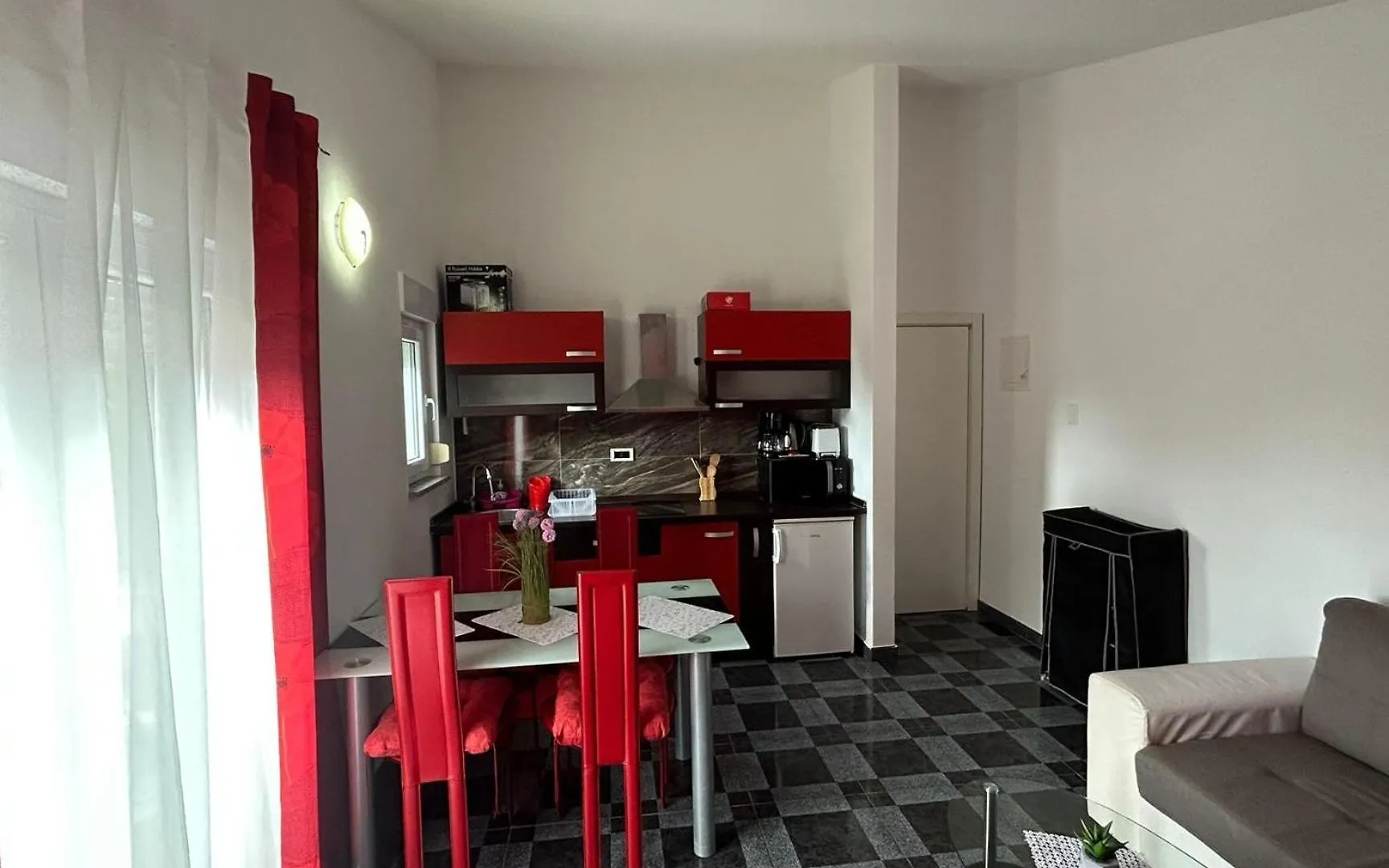 Family Friendly Apartments With A Swimming Pool Pula - 22040