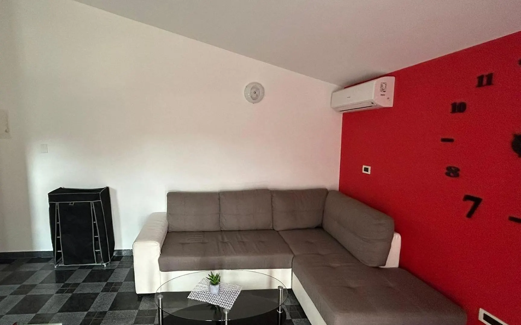 Family Friendly Apartments With A Swimming Pool Pula - 22040