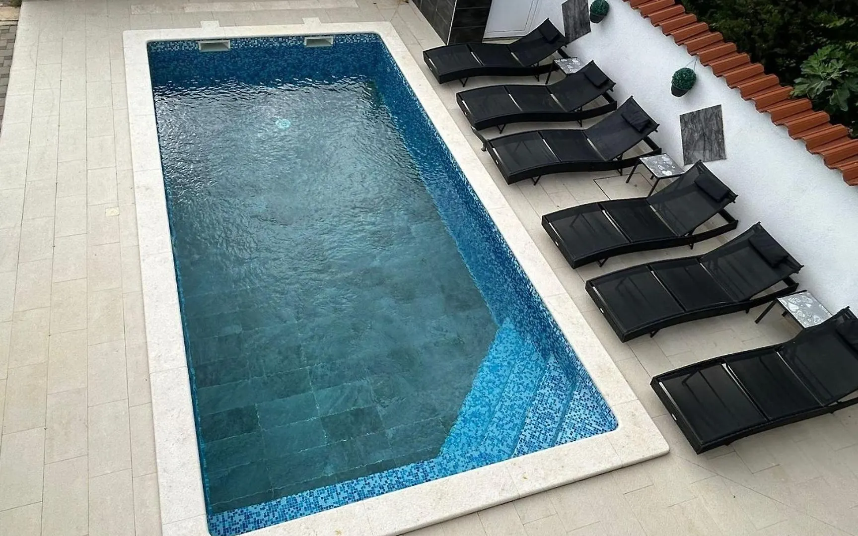 Family Friendly Apartments With A Swimming Pool Pula - 22040